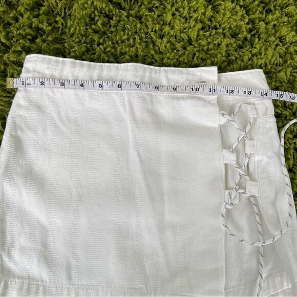 NWOT LACEUP SKORT WHITE - Picture 3 of 7